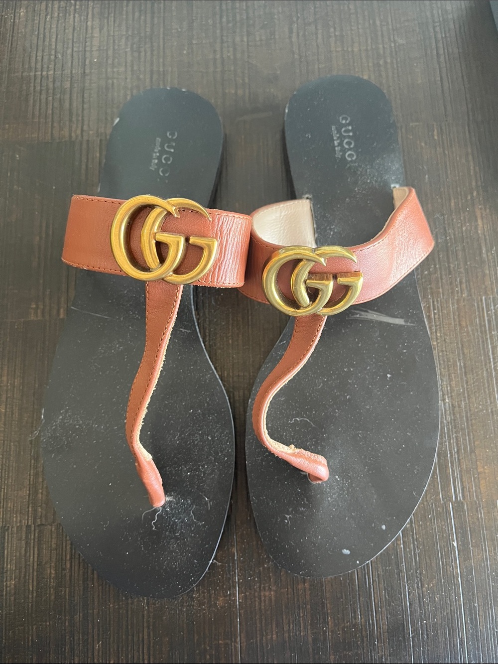 Gucci Brown Leather GG Toe-Post Sandals with Gold Hardware
